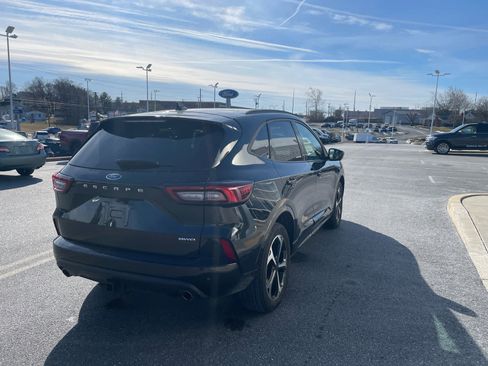 Used 2023 Ford Escape ST-Line Select w/ Tech Pack #2 image 6