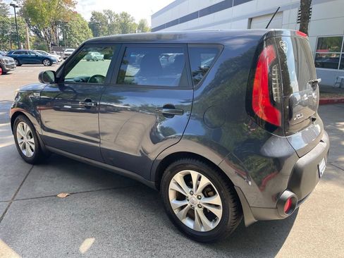 Used 2015 Kia Soul + w/ Primo Package FWD image 5