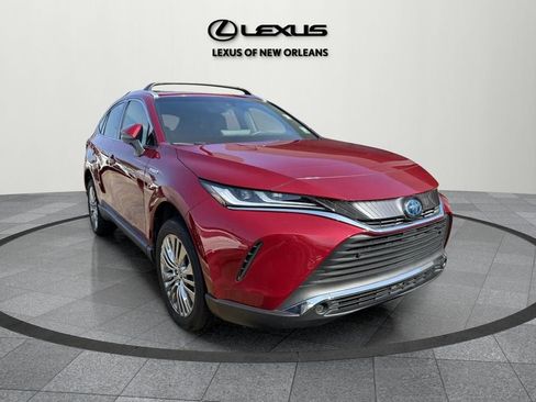 Used 2021 Toyota Venza XLE image 1