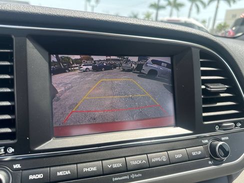 Used 2018 Hyundai Elantra SEL FWD image 21