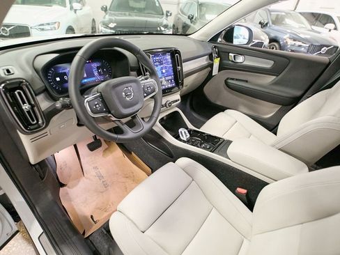 New 2026 Volvo XC40 B5 Plus w/ Climate Package image 10