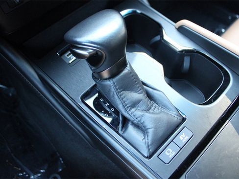 Used 2024 Lexus ES 300h w/ Premium Package image 21