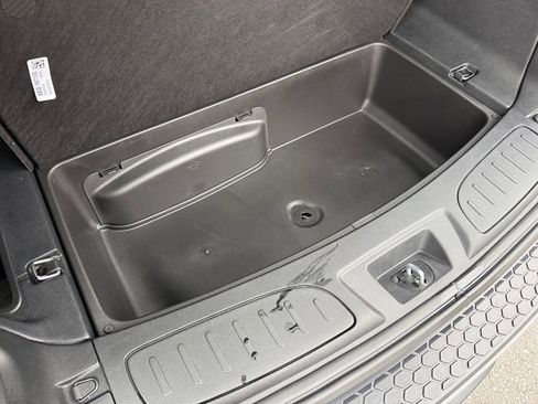 Used 2023 Dodge Durango AWD w/ Technology Group image 17