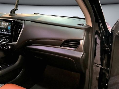 Used 2019 Chevrolet Traverse LT image 23