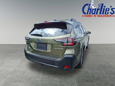 Certified 2025 Subaru Outback Premium AWD/4WD image 4