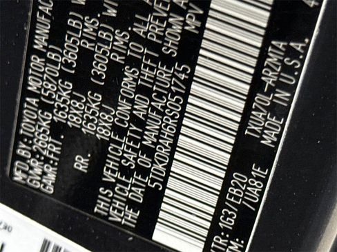 Used 2024 Toyota Highlander XLE image 28