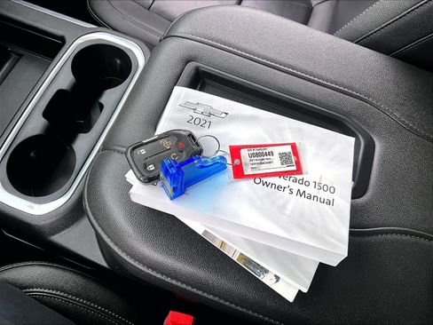 Used 2021 Chevrolet Silverado 1500 LT Trail Boss w/ Convenience Package II image 31