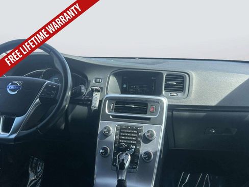 Used 2017 Volvo V60 T5 Cross Country Platinum AWD/4WD image 17