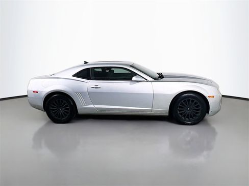 Used 2010 Chevrolet Camaro LS image 5