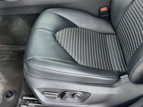 Used 2021 Toyota Camry SE FWD image 24