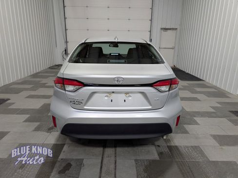 Used 2025 Toyota Corolla LE image 3