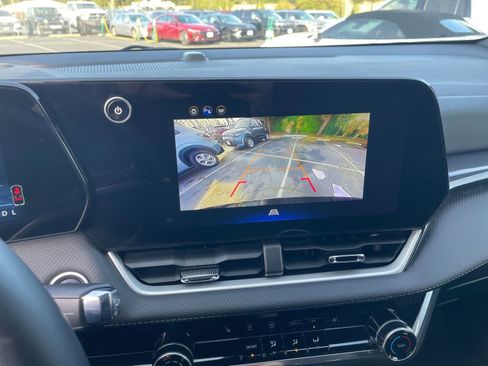 Used 2025 Chevrolet Equinox LT image 17