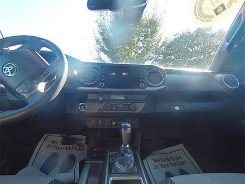 Certified 2021 Toyota Tacoma TRD Off-Road image 34