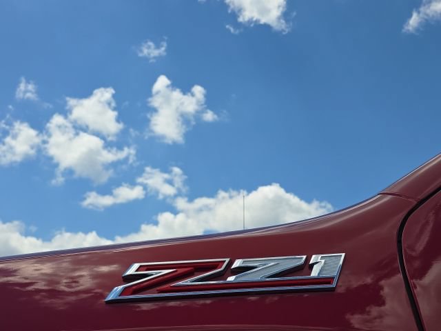 Used 2023 Chevrolet Silverado 1500 RST AWD/4WD image 9