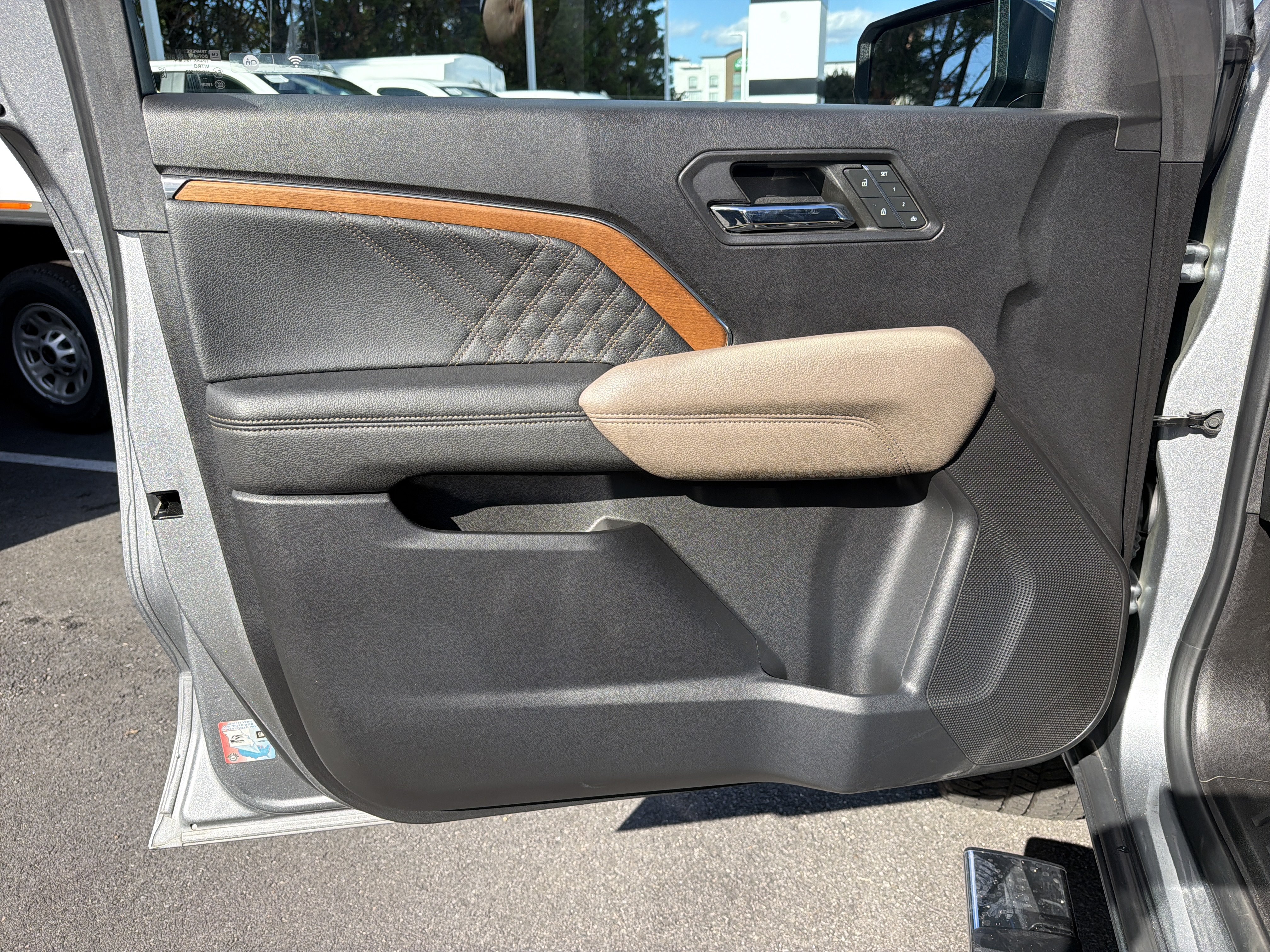 Used 2023 GMC Canyon Denali AWD/4WD image 14