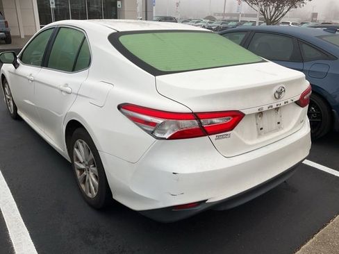 Used 2018 Toyota Camry L image 8
