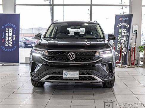 Used 2022 Volkswagen Taos SE image 2