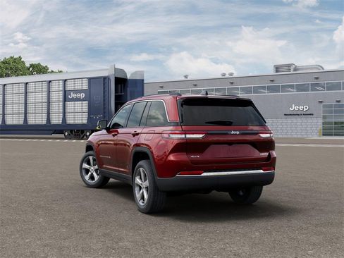 New 2026 Jeep Grand Cherokee Limited w/ Luxury Tech Group II image 3