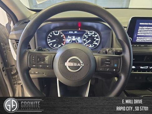 Used 2024 Nissan Rogue SV AWD/4WD image 14