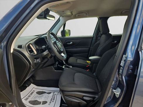 Certified 2023 Jeep Renegade Latitude AWD/4WD image 9