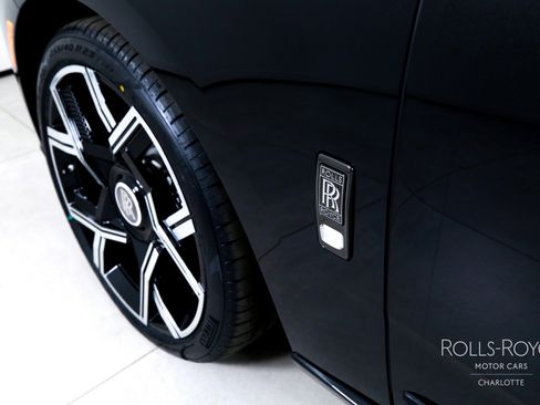 New 2026 Rolls-Royce Cullinan Black Badge image 46