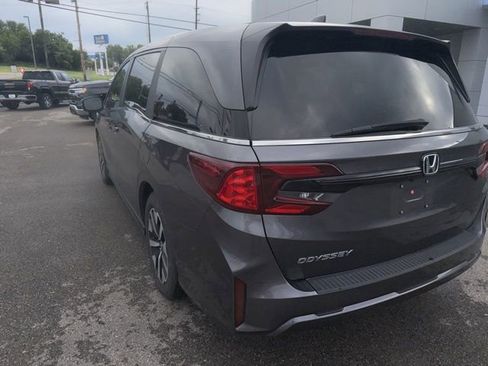 Used 2025 Honda Odyssey EX-L image 17