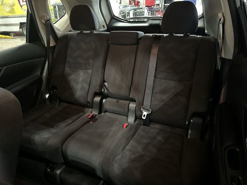Used 2015 Nissan Rogue SV AWD/4WD image 27