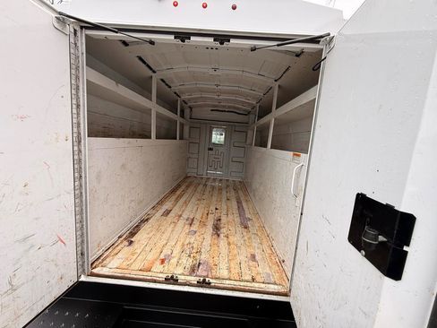 Used 2021 Chevrolet Express 3500 w/ Power Convenience Package image 8