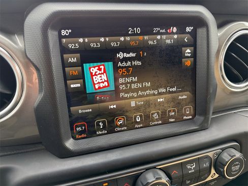 Used 2019 Jeep Wrangler Unlimited Sahara image 21