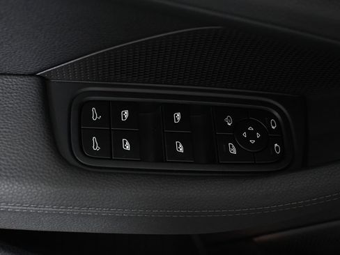 Used 2026 Porsche Panamera 4 AWD/4WD image 32