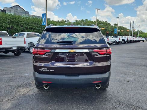Used 2023 Chevrolet Traverse LT w/ LT Premium Package AWD/4WD image 5