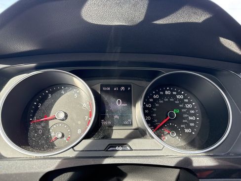 Used 2021 Volkswagen Tiguan SE w/ Panoramic Sunroof Package image 10