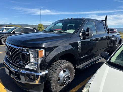 Used 2020 Ford F350 Lariat AWD/4WD image 2