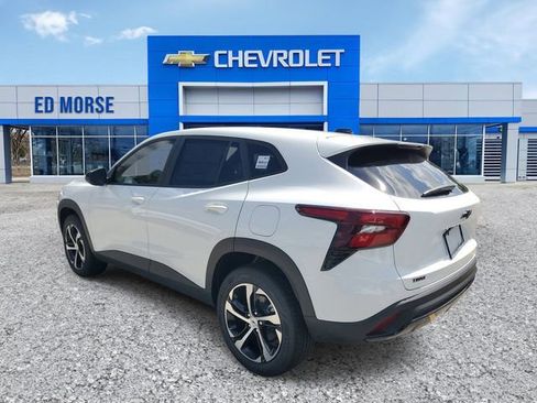 New 2026 Chevrolet Trax RS FWD image 2