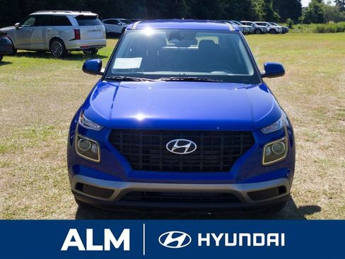 New 2026 Hyundai Venue SE image 2