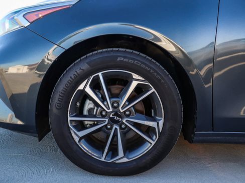 Used 2022 Kia Forte LXS image 11