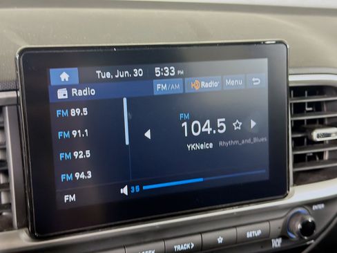 Used 2025 Hyundai Venue SEL FWD image 21