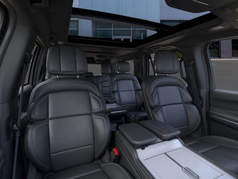 New 2025 Lincoln Navigator L Reserve w/ Jet Appearance Package image 10
