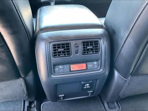 Used 2017 Nissan Pathfinder SL w/ SL Tech Package FWD image 32