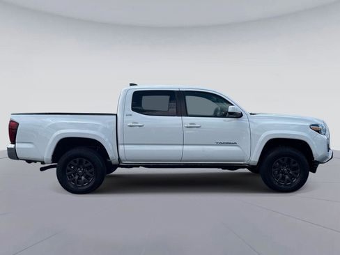 Used 2023 Toyota Tacoma SR5 RWD image 2