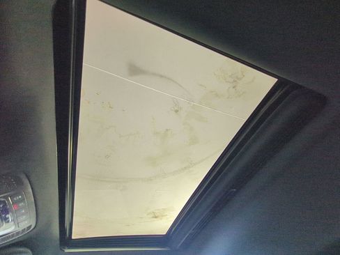 Used 2024 Mercedes-Benz GLE 350 4MATIC w/ Driver Assistance Package image 24