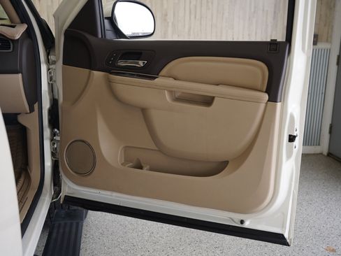 Used 2012 GMC Yukon XL Denali image 29