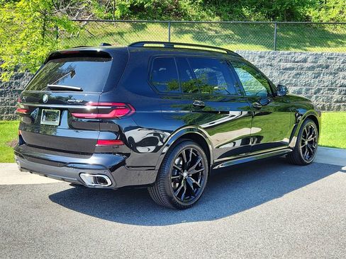 Used 2025 BMW X7 xDrive40i w/ M Sport Package AWD/4WD image 2