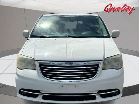 Used 2012 Chrysler Town & Country Touring w/ Entertainment Group #1 FWD image 8