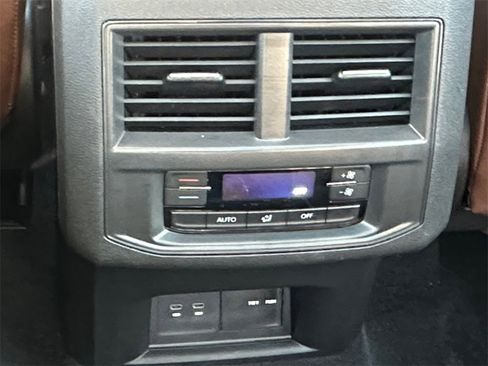 Used 2022 Volkswagen Atlas SE w/ Panoramic Sunroof Package image 25