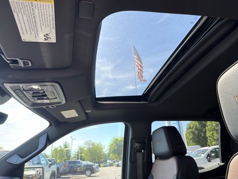 Used 2023 Chevrolet Silverado 1500 High Country w/ High Country Premium Package AWD/4WD image 29