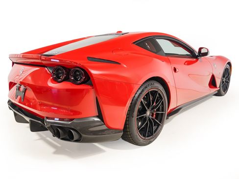 Used 2018 Ferrari 812 Superfast RWD image 9