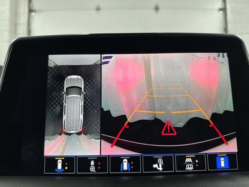 Used 2023 GMC Yukon XL AT4 w/ AT4 Premium Plus Package image 30