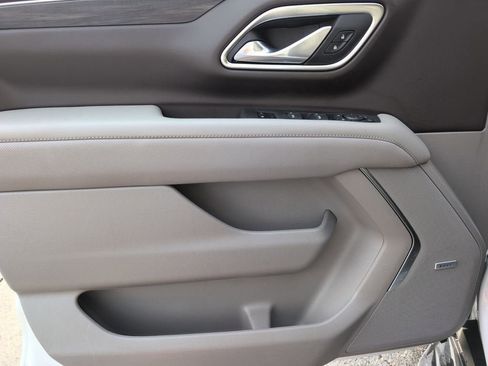 Certified 2024 GMC Yukon SLT w/ SLT Luxury Package image 16