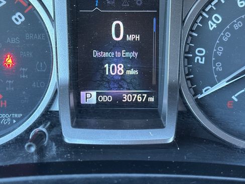 Certified 2022 Toyota Tacoma SR5 AWD/4WD image 22